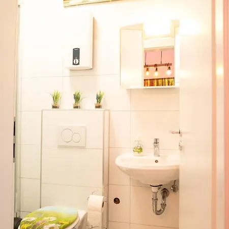 Apartment Fuji Modernes City Apartment Im Herzen Von Neuss ניאוס