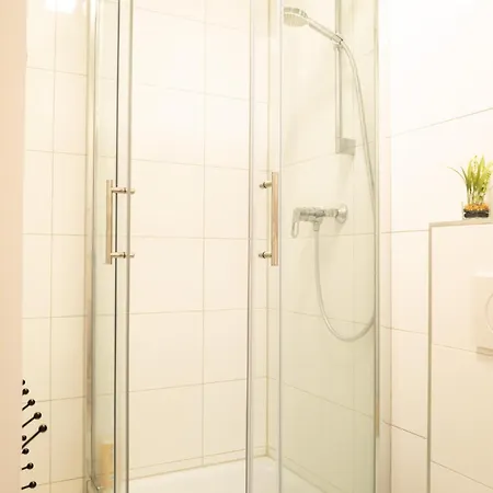 #222 Modernes Im Herzen Von نيوس